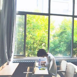 国产清纯女学生被弄高潮的小说
